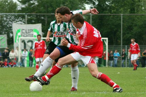 Klaas Johan Knevelman in een verbeten duel (Foto Helmich Lubberts)